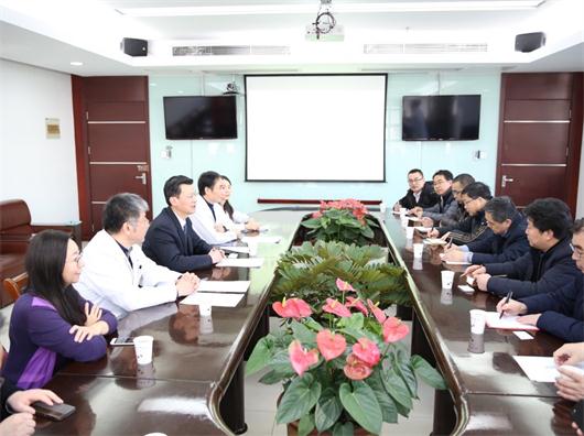 江苏省中医院领导及博导代表与甘肃中医药大学博导团座谈交流